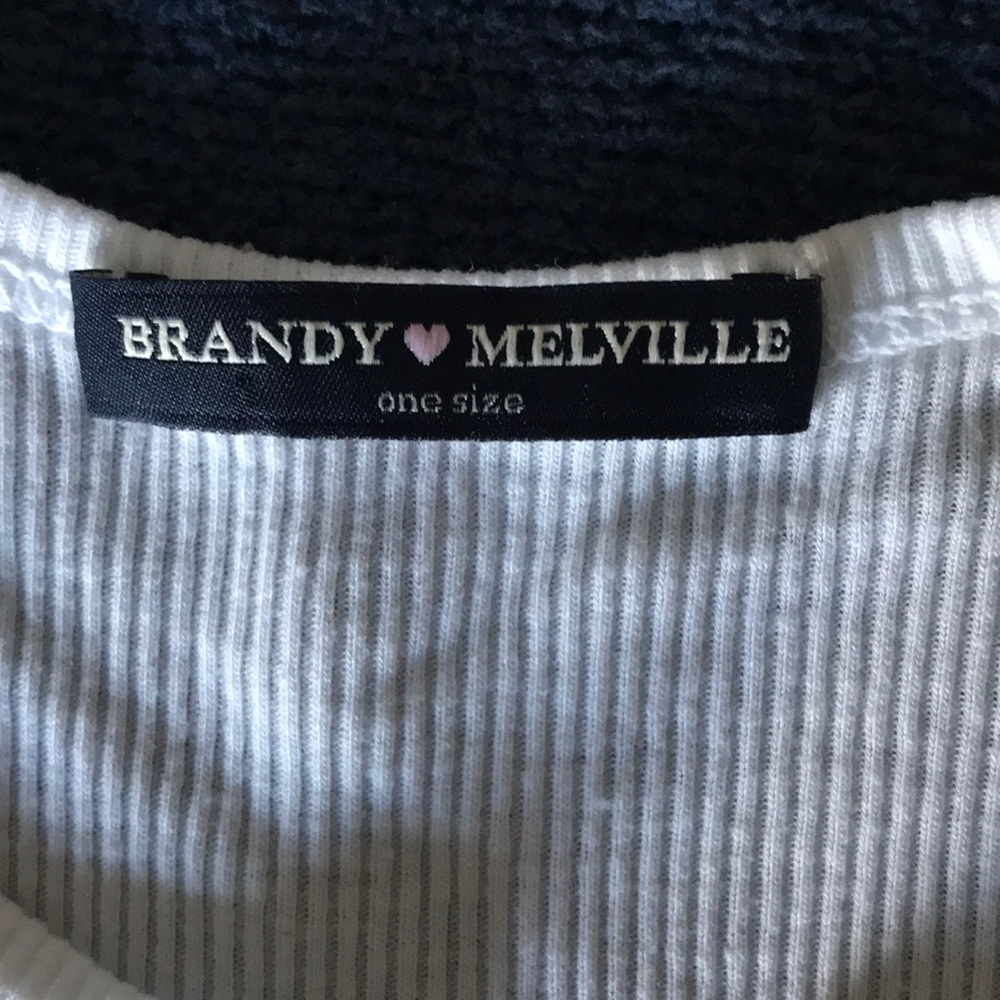Brandy Melville white ribbed crop top - Picture 3 of 3